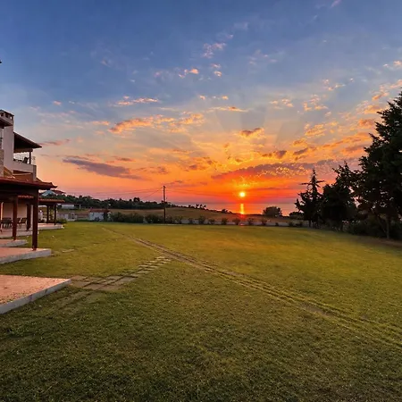 Iris Sunset - Halkidiki 度假居 *